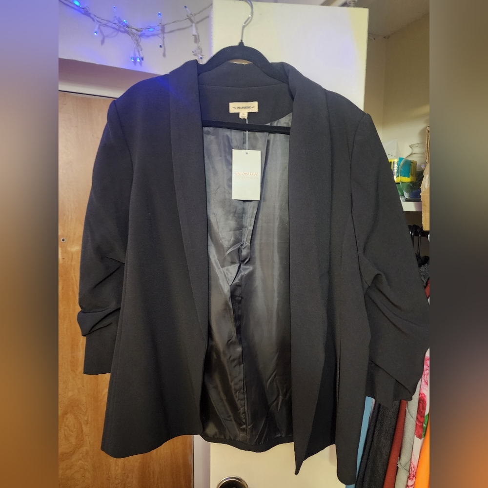 eesome black blazer